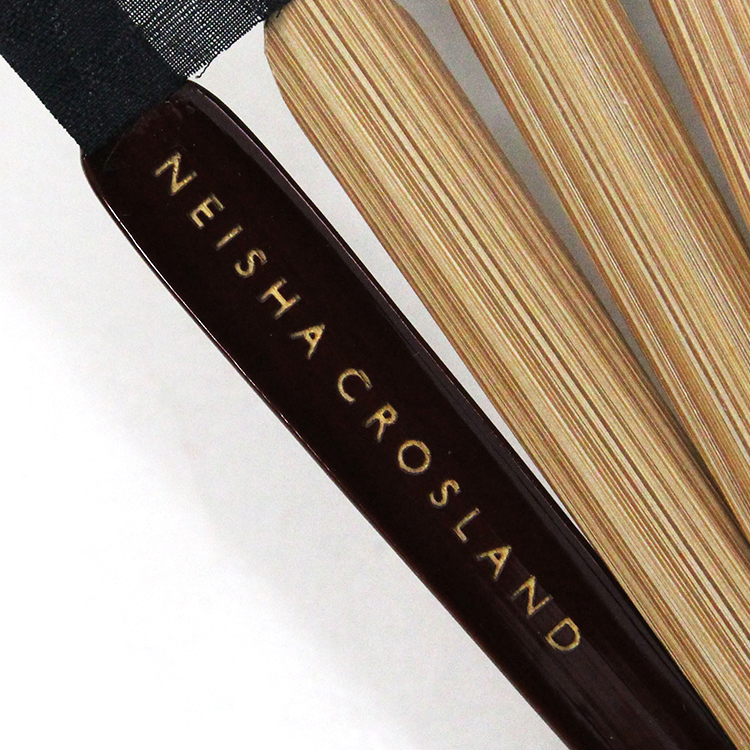 αɤοƹˤϡ<br>NEISHA CROSLANDפΥäƤޤ