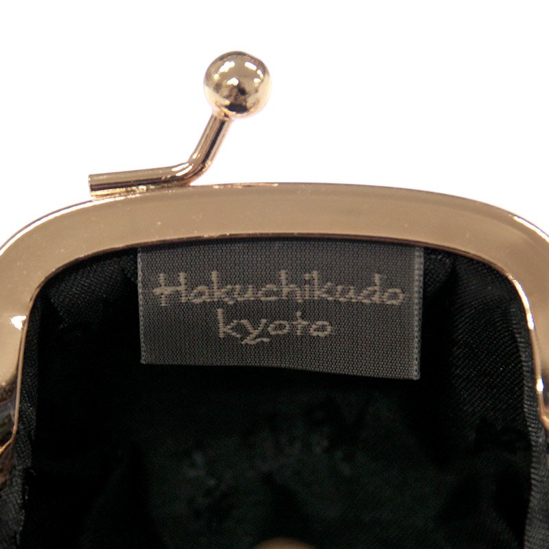 内側には「hakuchukudo kyoto」の織りネームが付けられています。